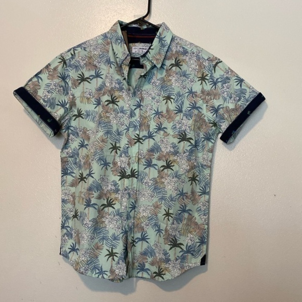 Eighth Avenue full button down collard short sleeve palm tree pocket shirt L